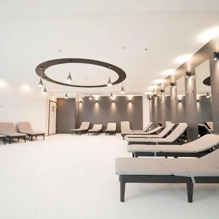 Hanza Tower Club Spa & Sauna & Jacuzzi & Pool Lägenhet
